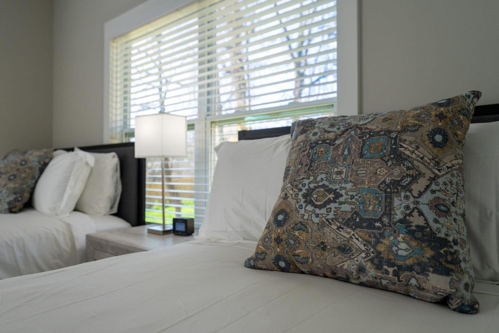 Family Friendly New Luxury Home Centrally Located Атланта Екстер'єр фото